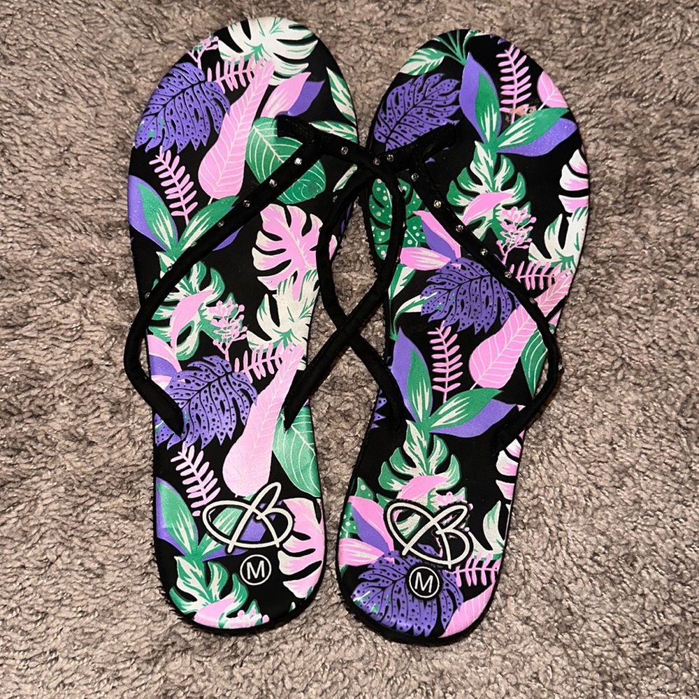 Women’s sandals size M (7)